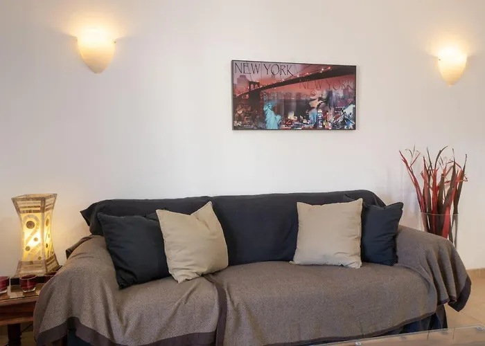 Plaza Espana, Paseo Nuevo 2b2d Menyber Appartement